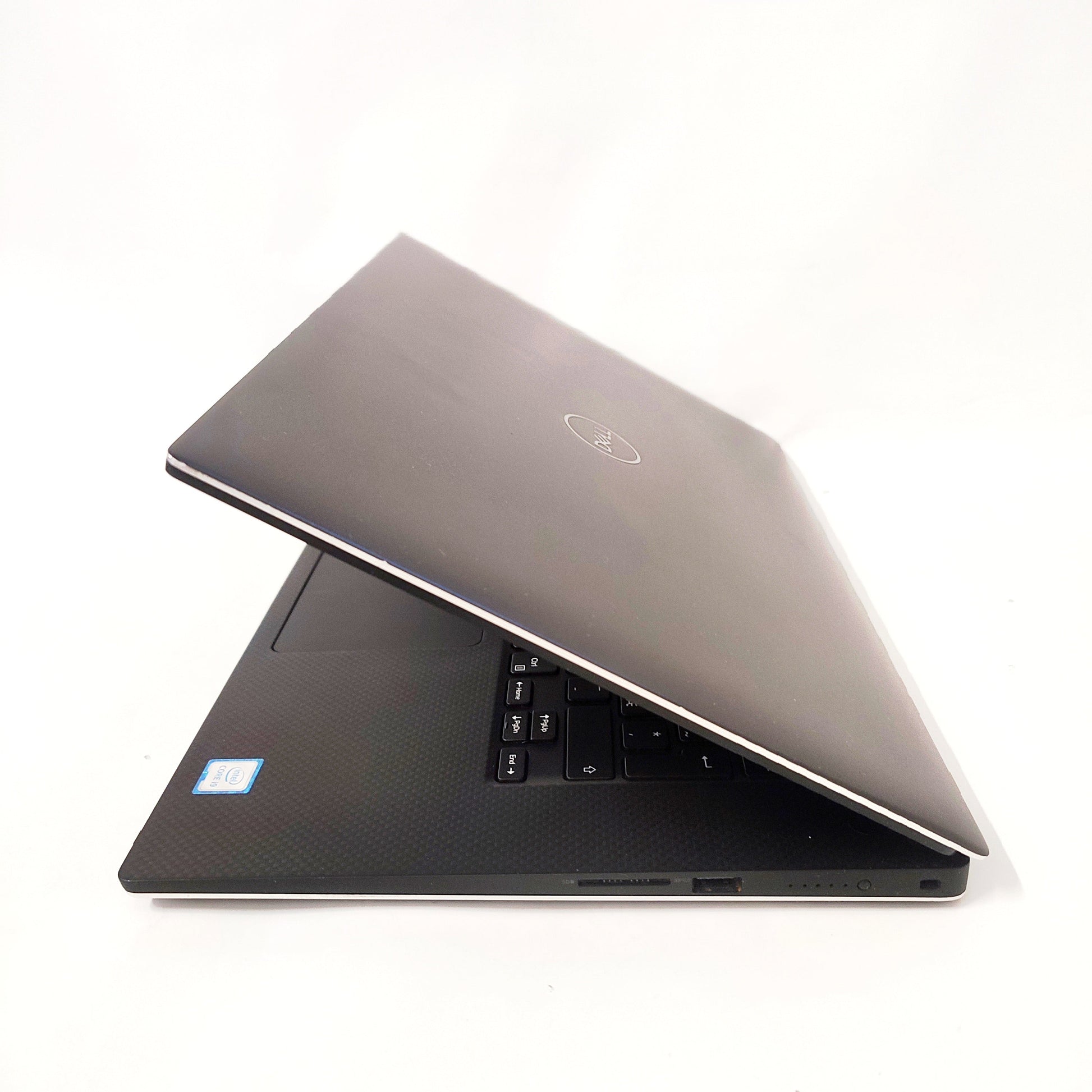 DELL Precision 5530/i9-8950HK/16GB/500GB SSD/NVIDIA Quadro P2000/15.6″ FHD/ID: 18293