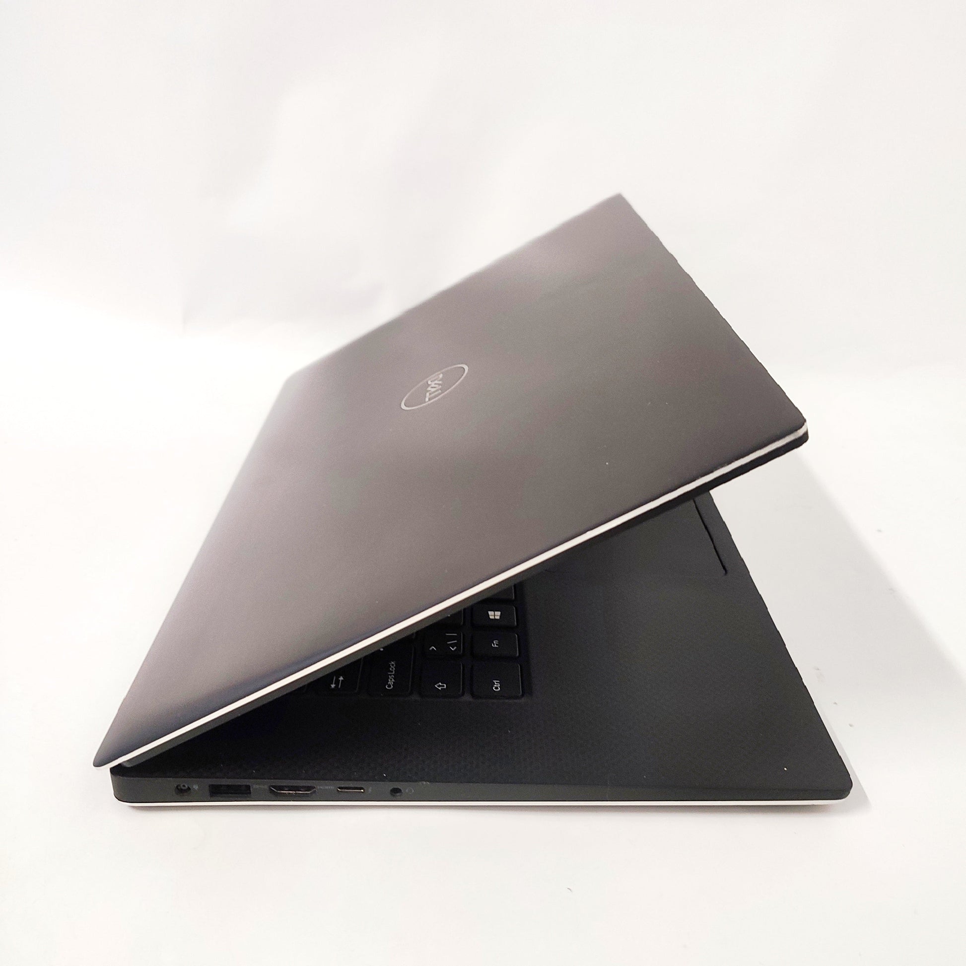 DELL Precision 5530/i9-8950HK/16GB/500GB SSD/NVIDIA Quadro P2000/15.6″ FHD/ID: 18293